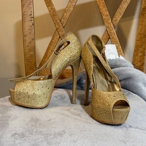 Glamorous Gold Peep-Toe Heels